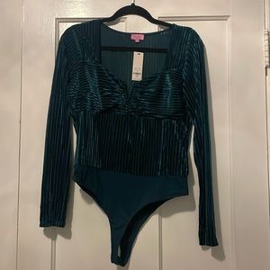 NWT Francesca’s Mimi dark green velvet body suit, size large